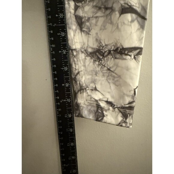 Lululemon Wunder Under High Rise Legging Shibori Tie Dye black white gray Size 8 - Picture 9 of 9
